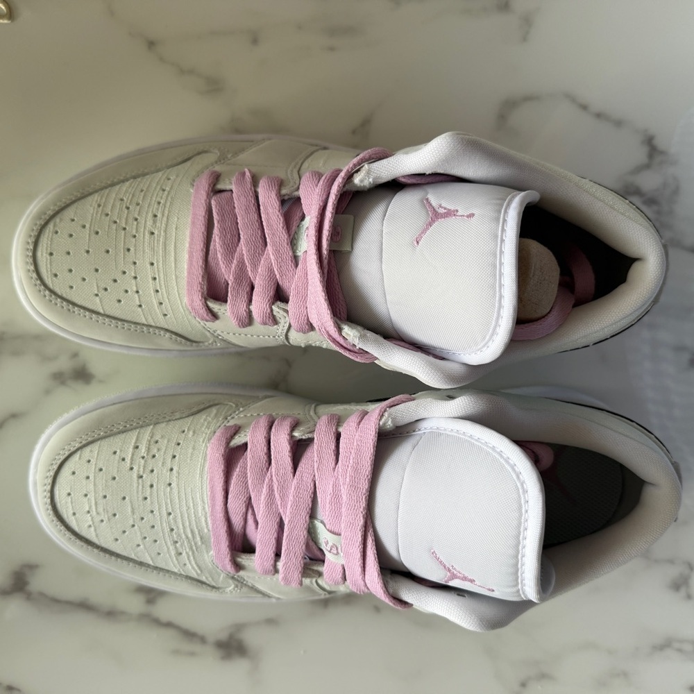 NEW Wmns Air Jordan 1 Low SE 'Barely Green', Size 9 - Picture 11 of 12
